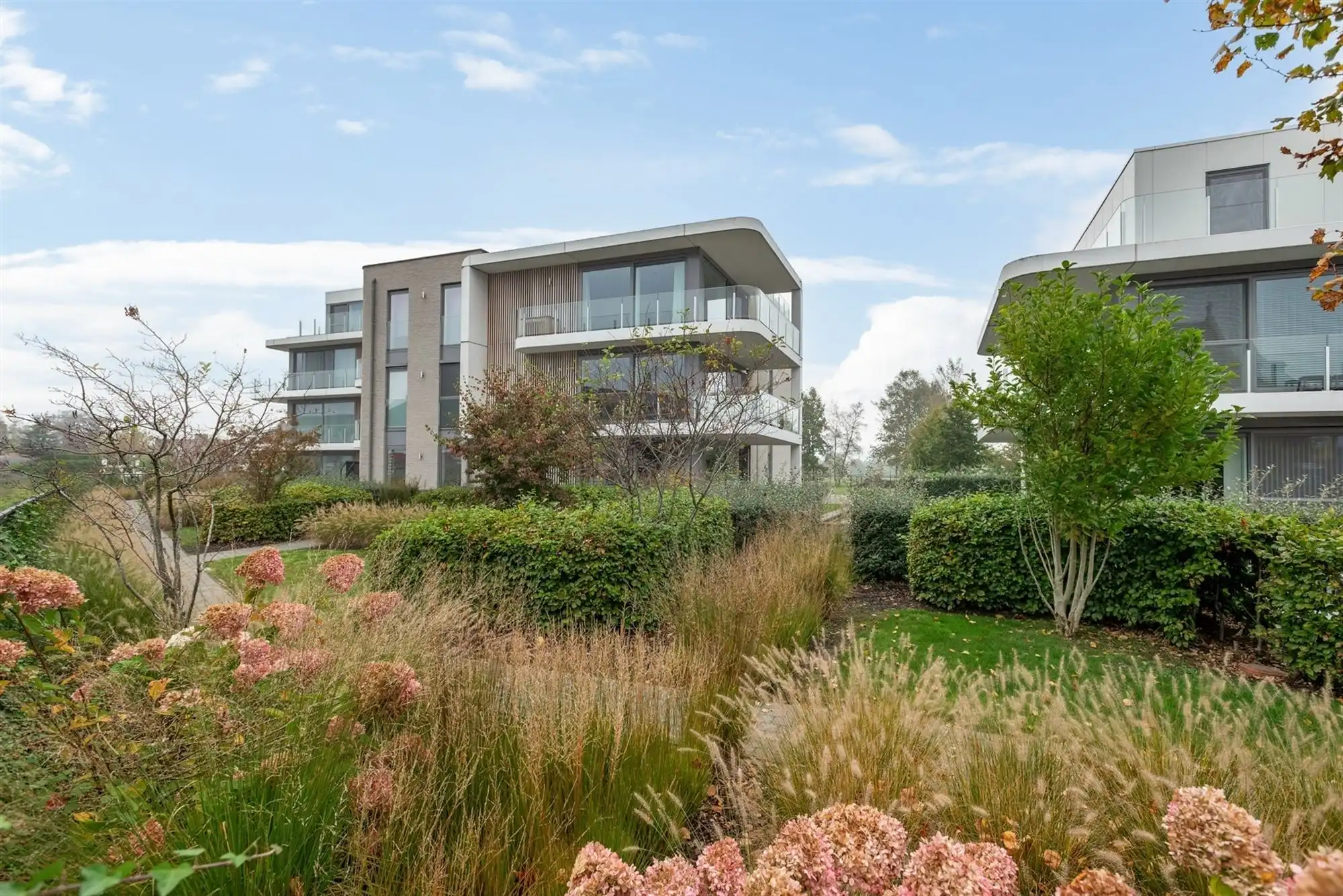 Kwalitatief afgewerkt appartement met knap uitzicht te Putte foto {{pictureIndex}}