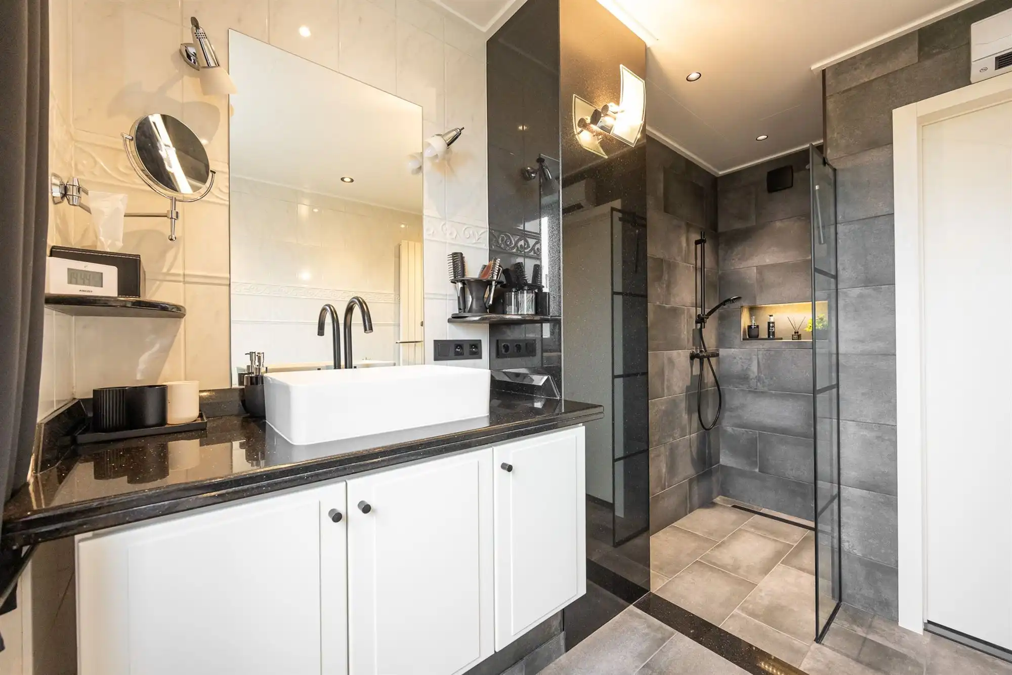 Instapklare woning met 4 slaapkamers en garage foto 34