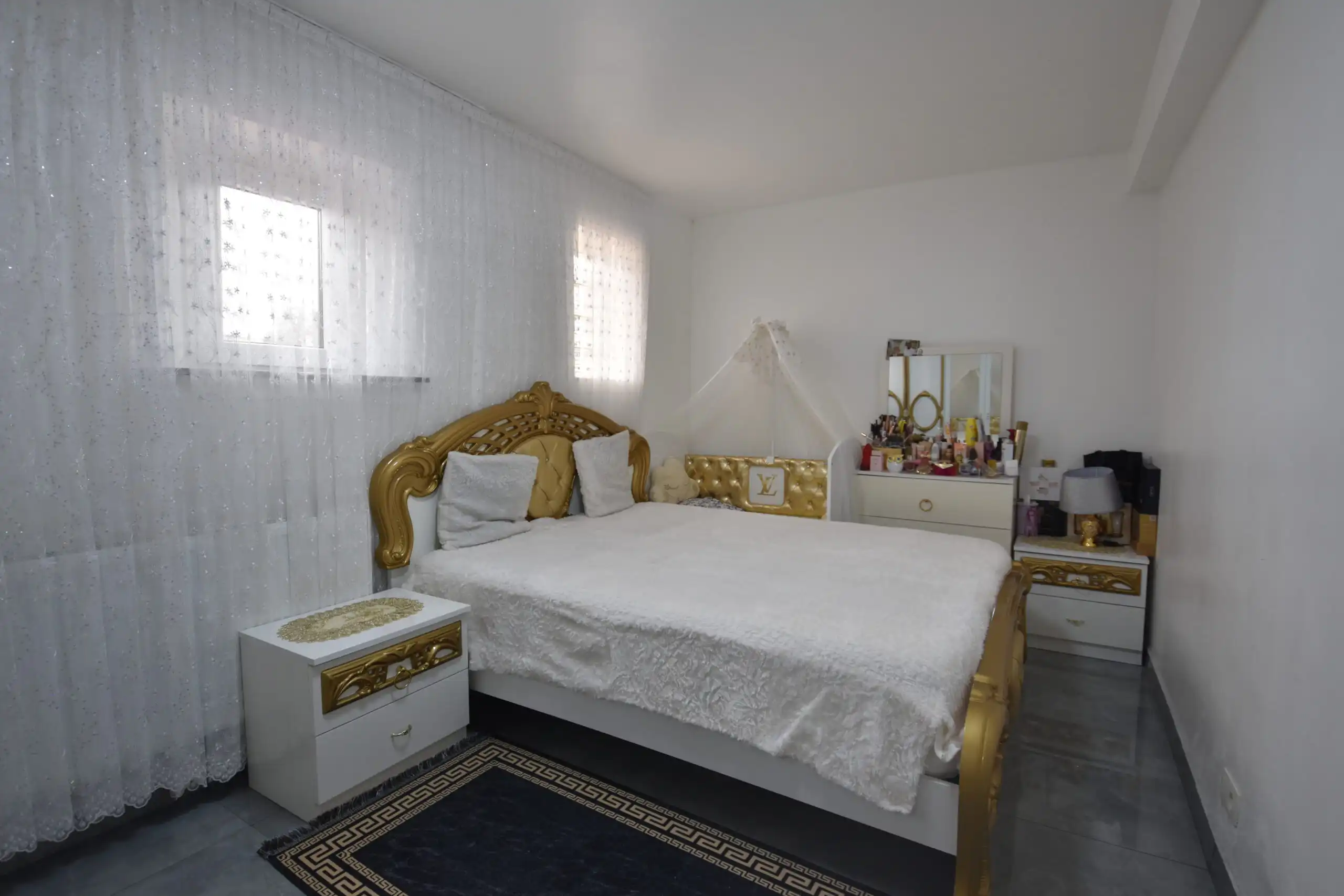 Gezellige woning met garage, veranda en 4 slaapkamers in Nieuwkerken foto 11