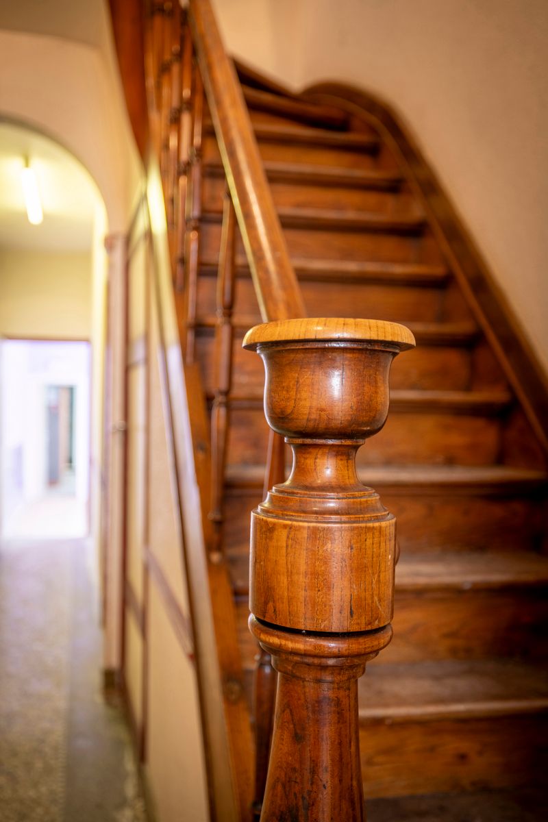 Te renoveren herenwoning met 5 tot 7 slpk en groot magazijn foto 6