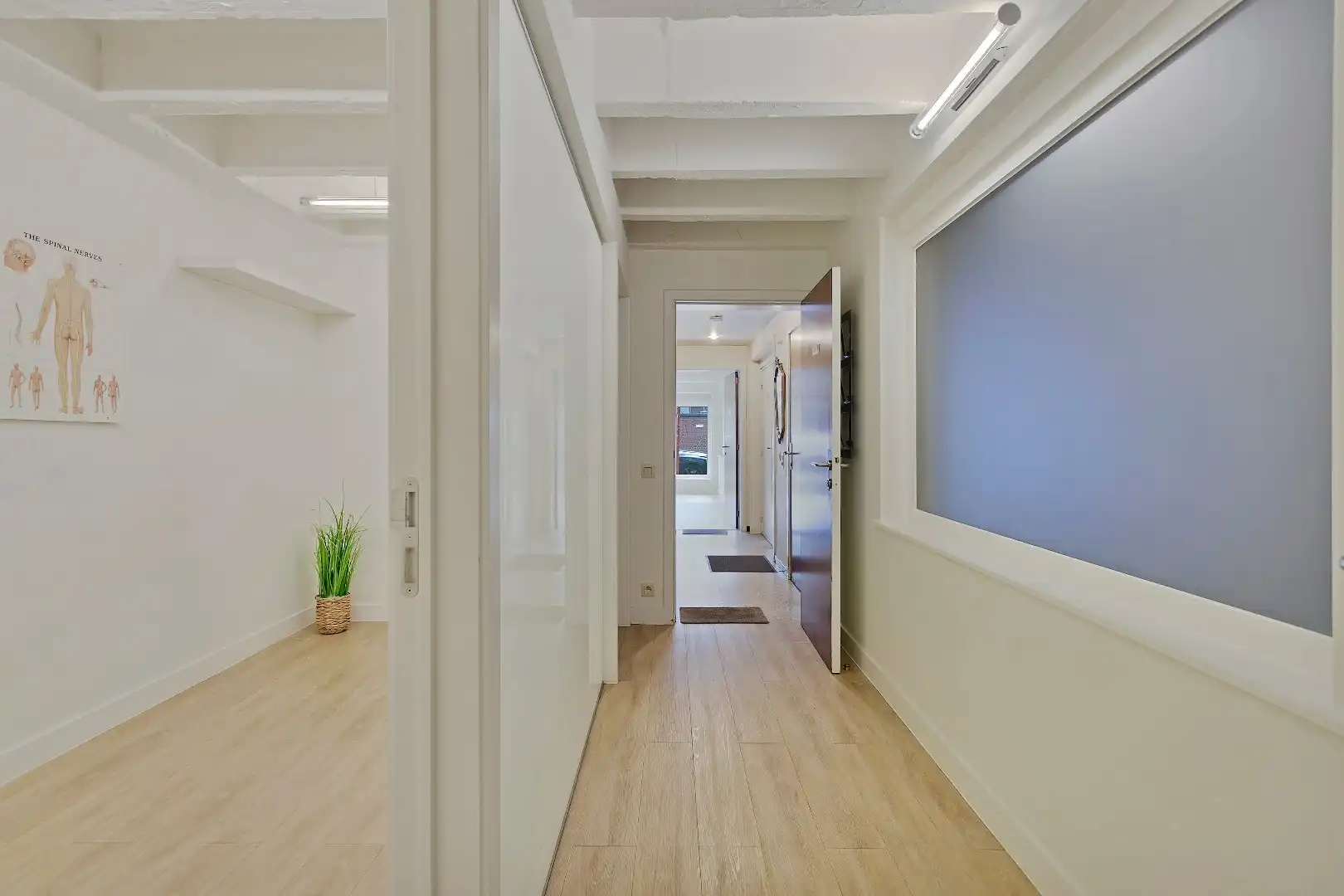 Ideale praktijk-, kantoor- of handelsruimte in het centrum van Kortrijk! foto 14