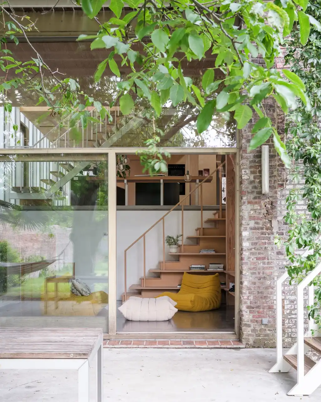 Exclusieve, architecturale split-levelwoning met ruime tuin en bijhorende short-staystudio, ontworpen door Kristoffel Boghaert, op een boogscheut van het stadscentrum. foto 27
