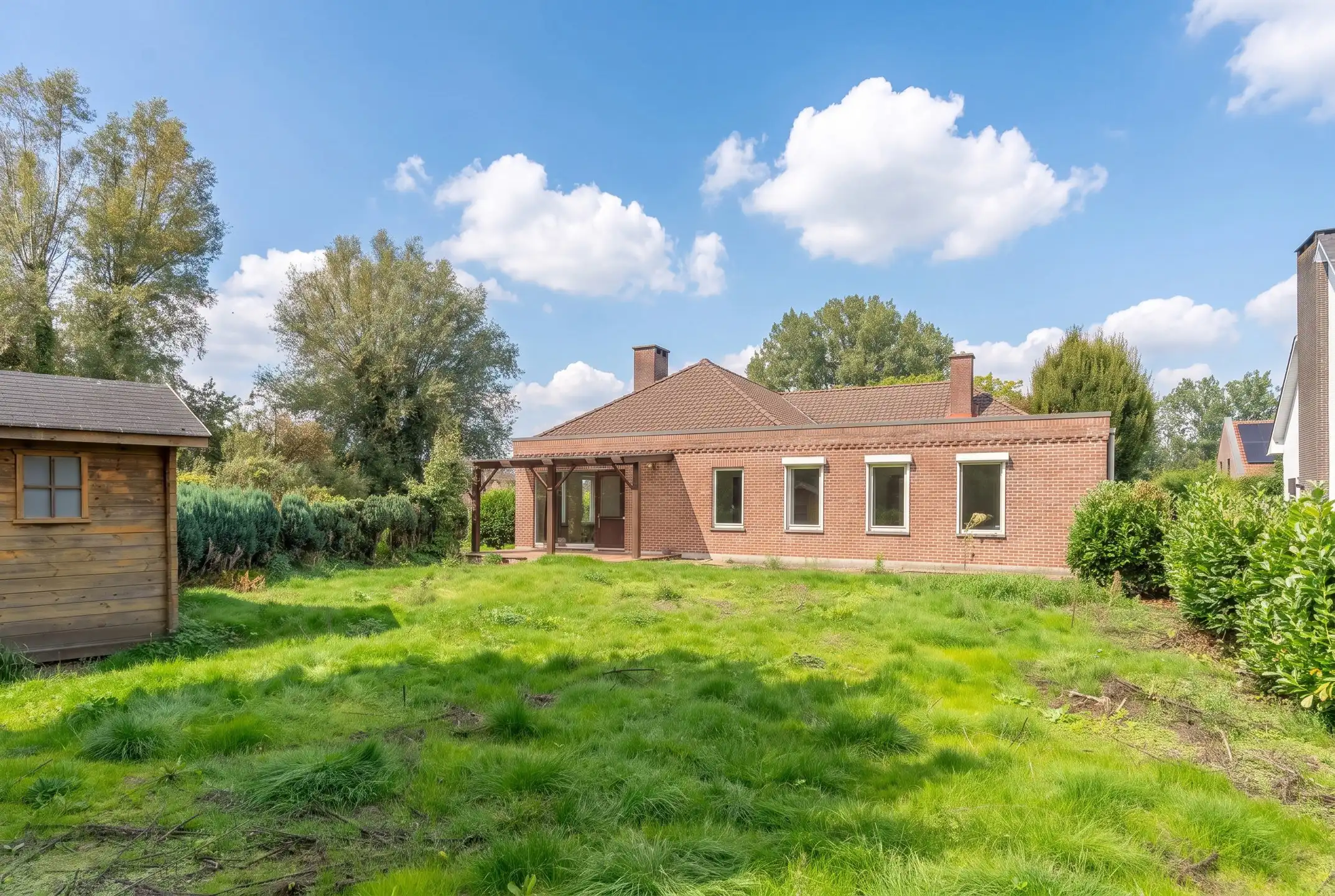 Ruime laagbouw met 3-4 slpk én praktijk en grote garage foto 36