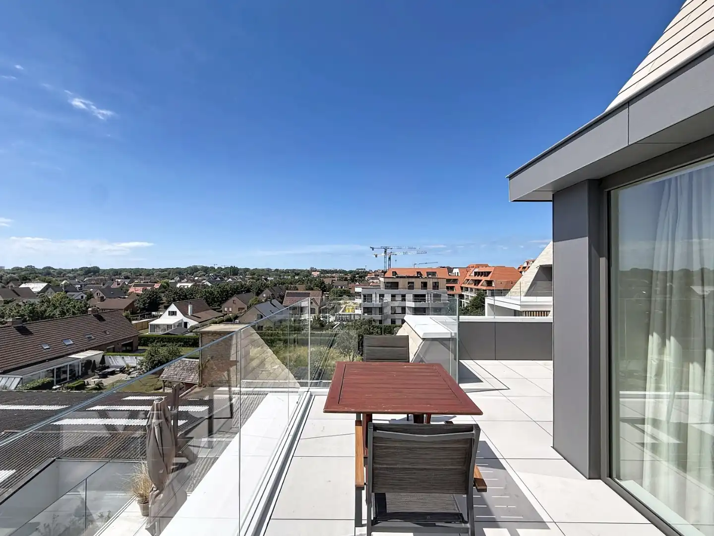 Luxueus duplexappartement met twee terrassen en panoramisch uitzicht nabij de jachthaven foto 8