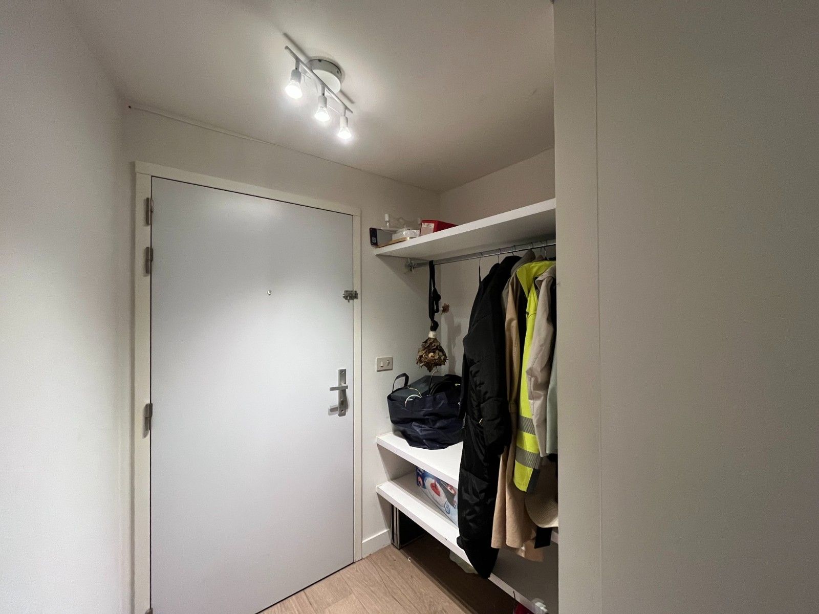 Gezellig 1-slaapkamerappartement te huur in hartje Waregem foto 14