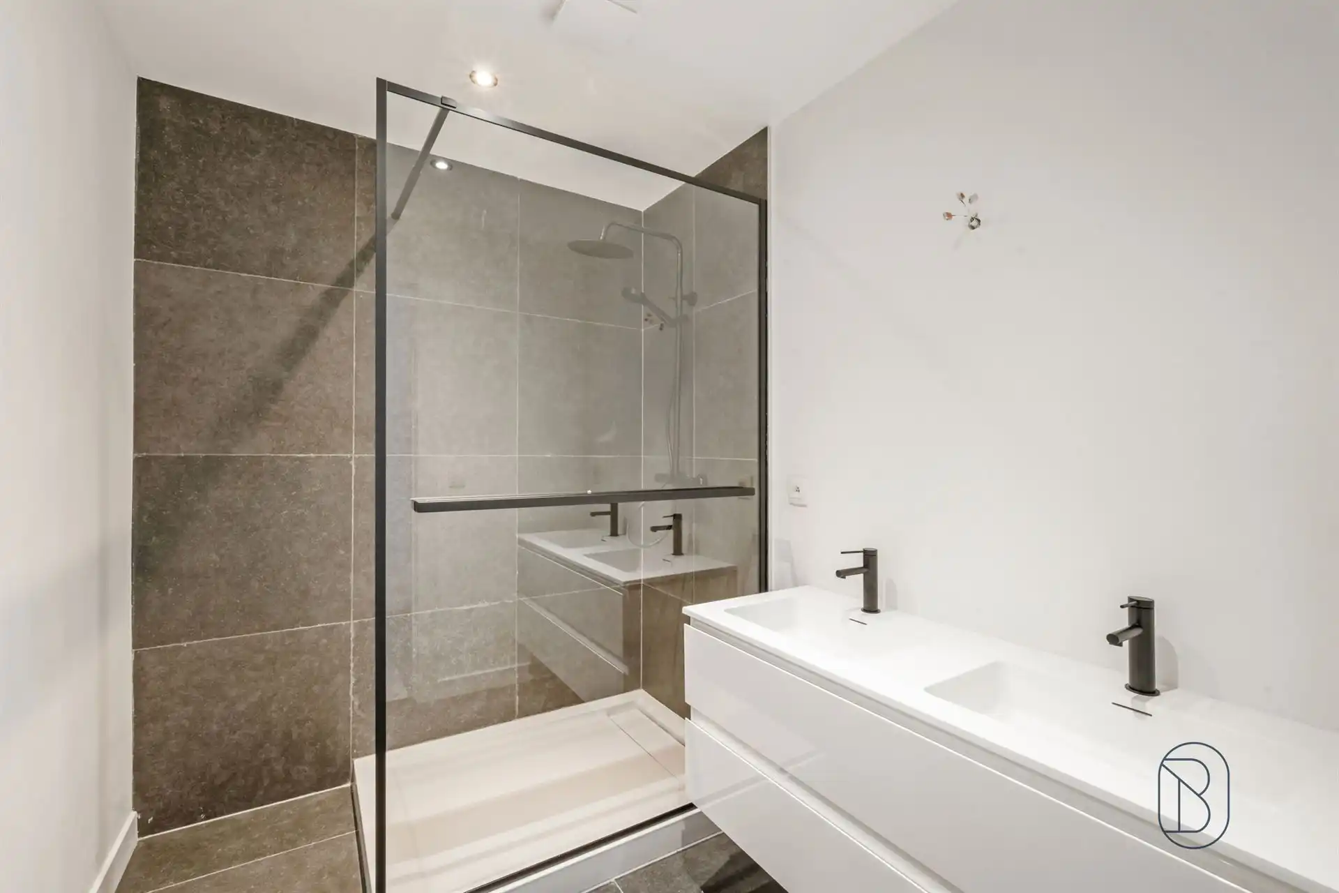 Goedgelegen leuk gerenoveerde woning met stadstuin foto 14