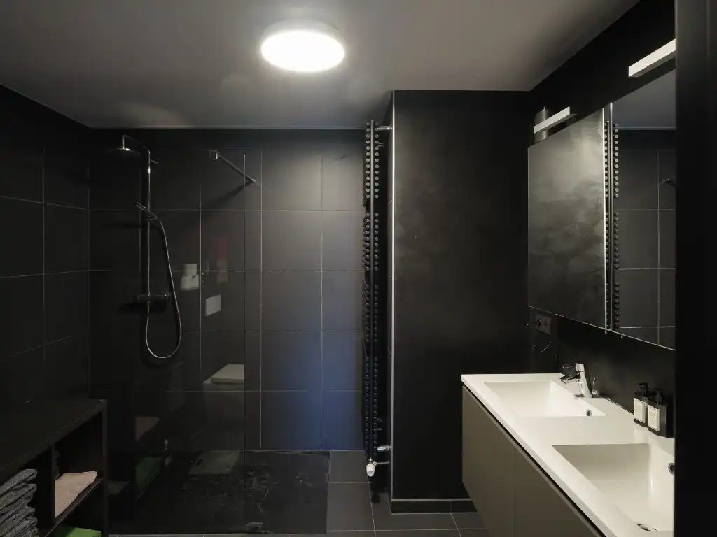 Bijzondere eigendom gelegen in een voormalige industriële katoenspinnerij. foto 12