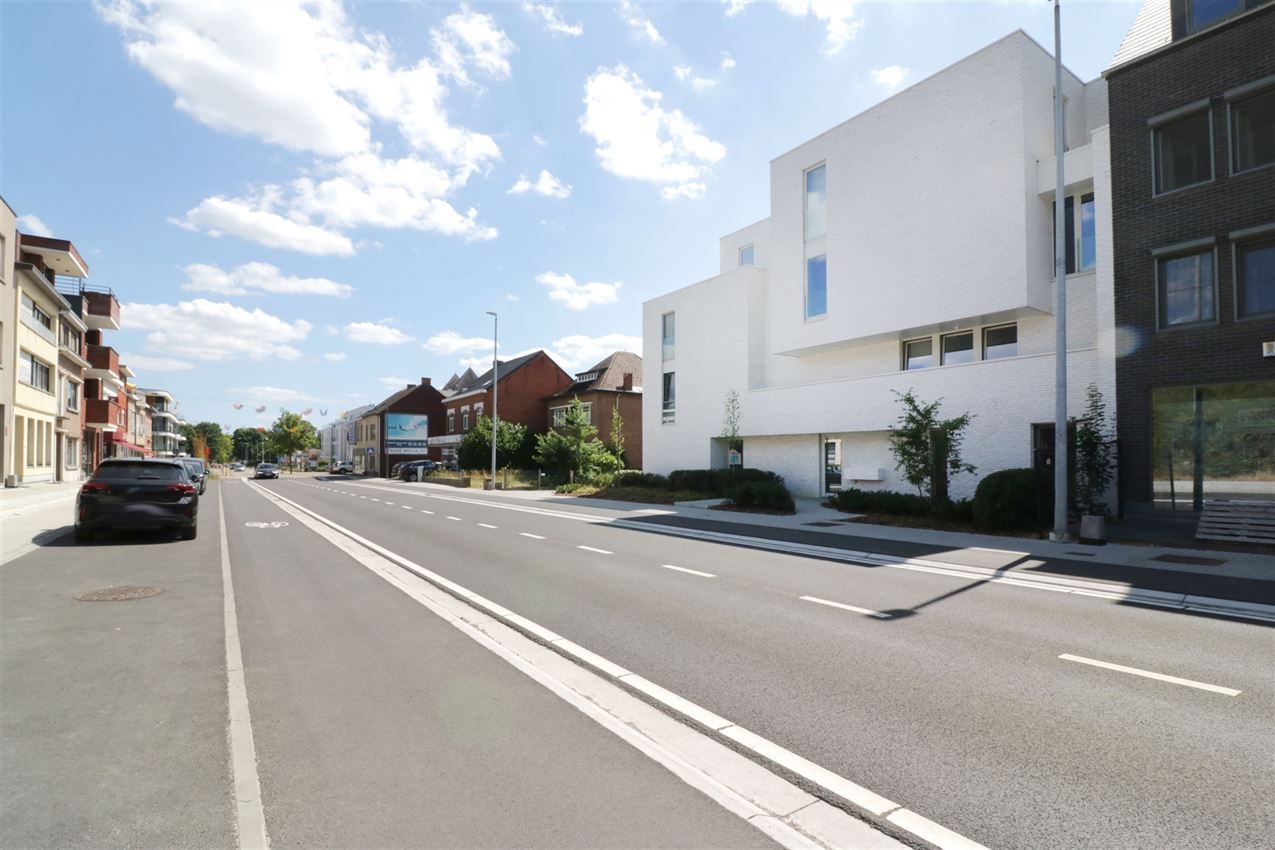 Gelijkvloers app. met twee slpk, ruim terras en autostaanplaats in centrum foto 42