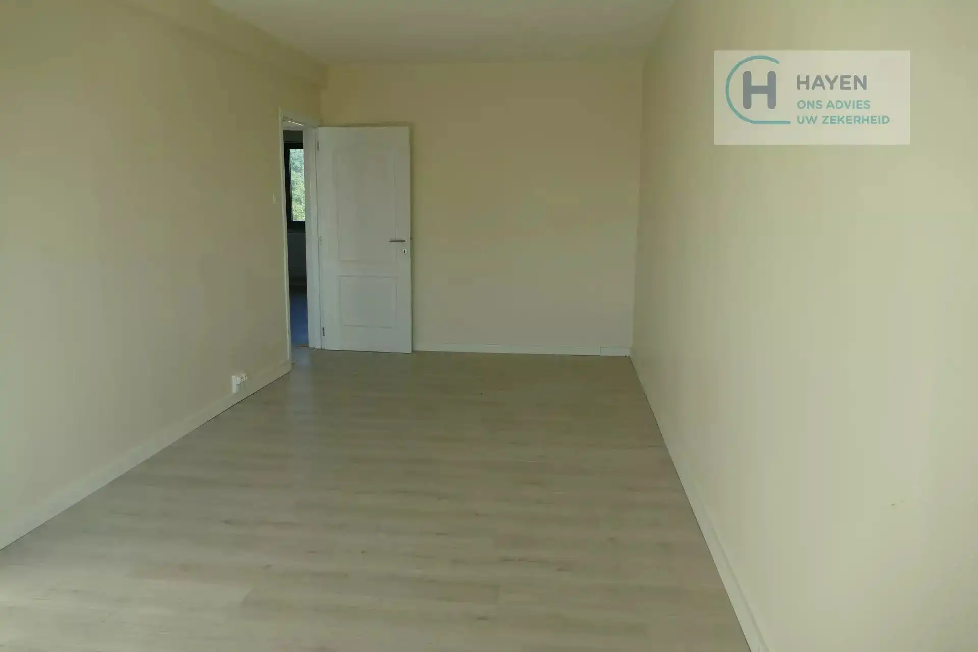 Commercieel pand met woonst en 2 studio's foto 13