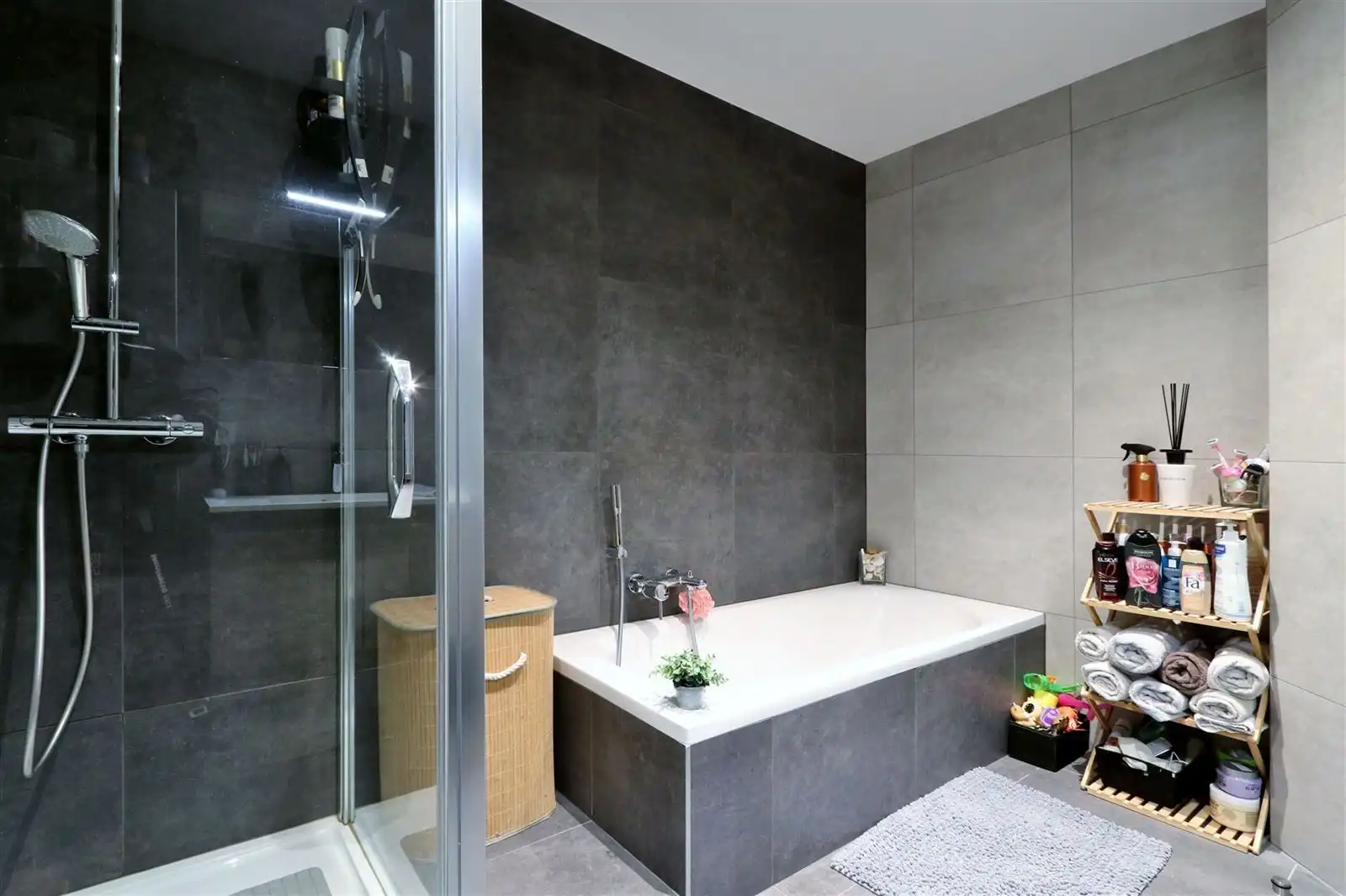 Ruime woning met 3 slaapkamers & tuin  foto 11