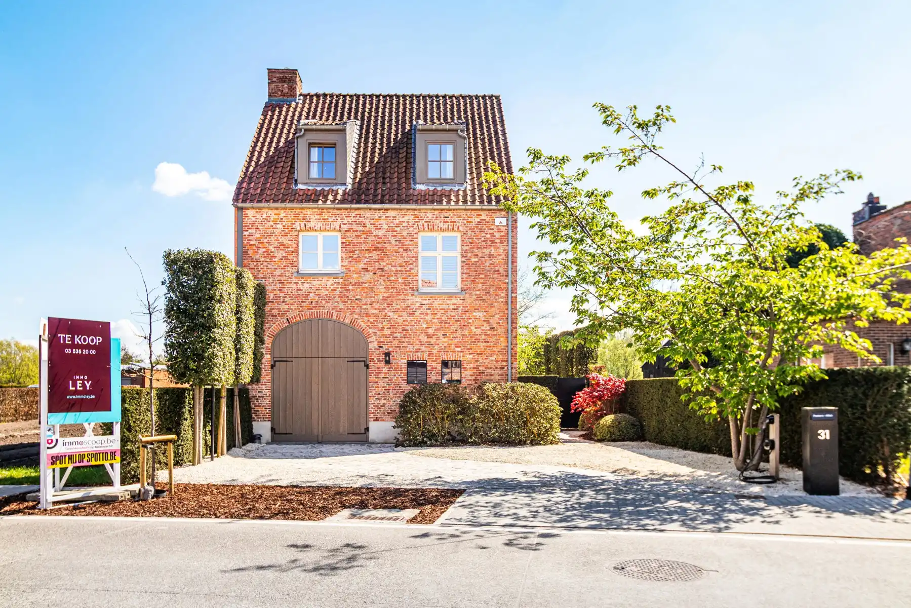 Exclusieve instapklare woning met zwembad en open groenzicht foto 39