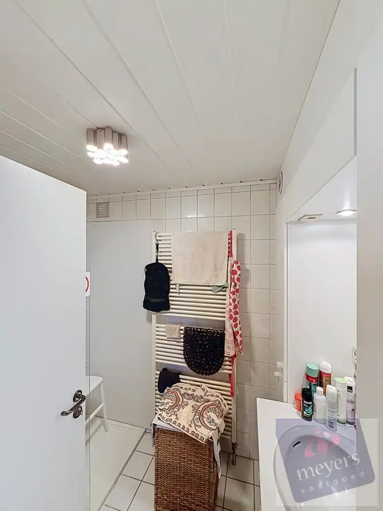 Ruime woning met garage en interessante investeringsmogelijkheden in Hasselt foto 7
