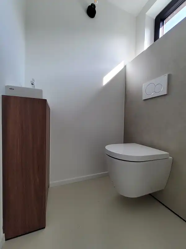 Volledig vernieuwde villa op een mooi perceel van ruim 28 are! foto 7