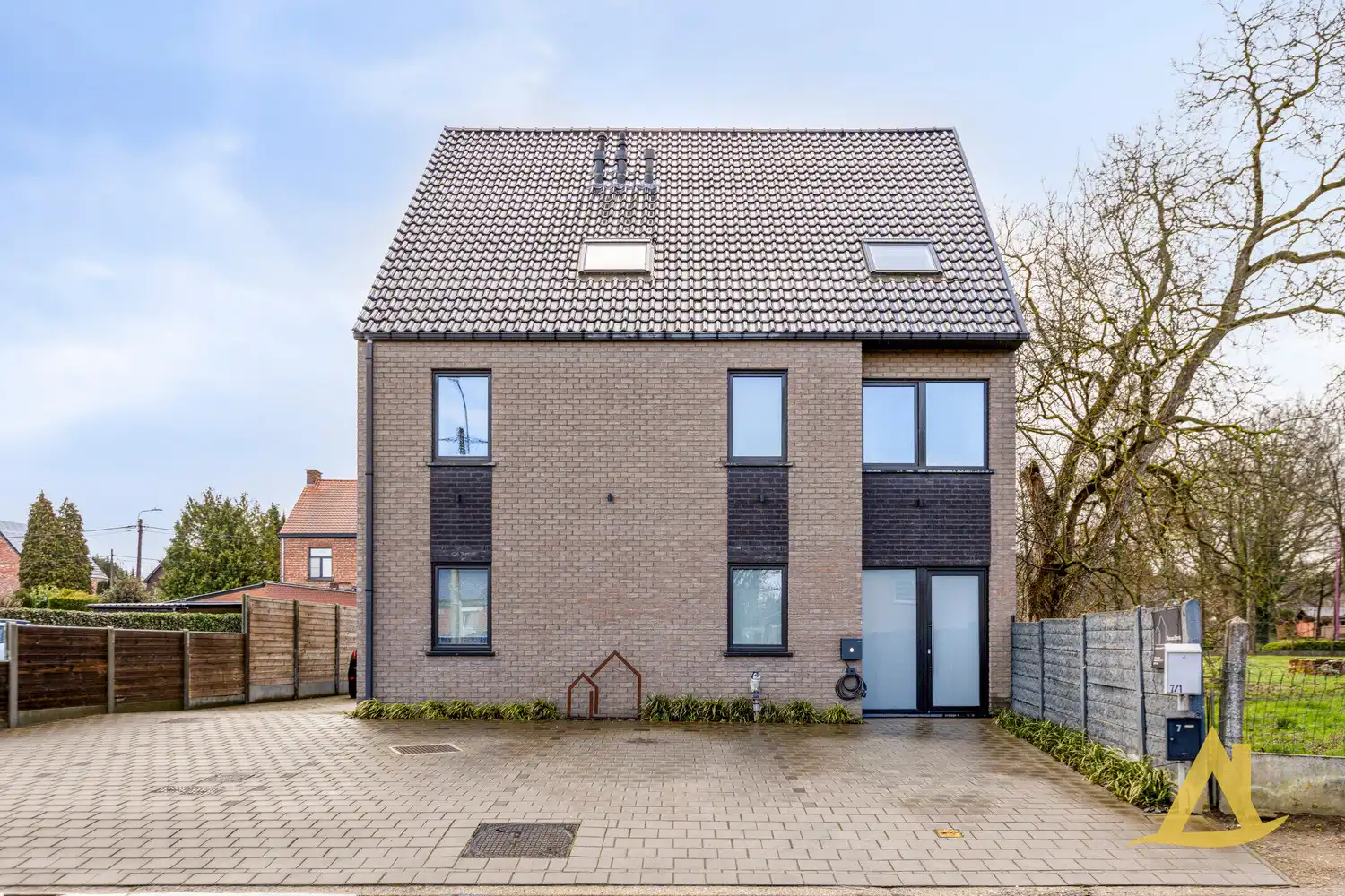 LUXUEUS, ENERGIEZUINIG APPARTEMENT MET 5 SLAAPKAMERS TE SCHAFFEN! foto {{pictureIndex}}
