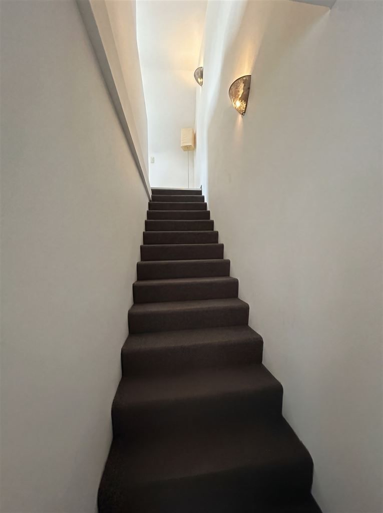 Gezellige stadswoning met 2 slaapkamers en koer, in het centrum van Maaseik. foto 6