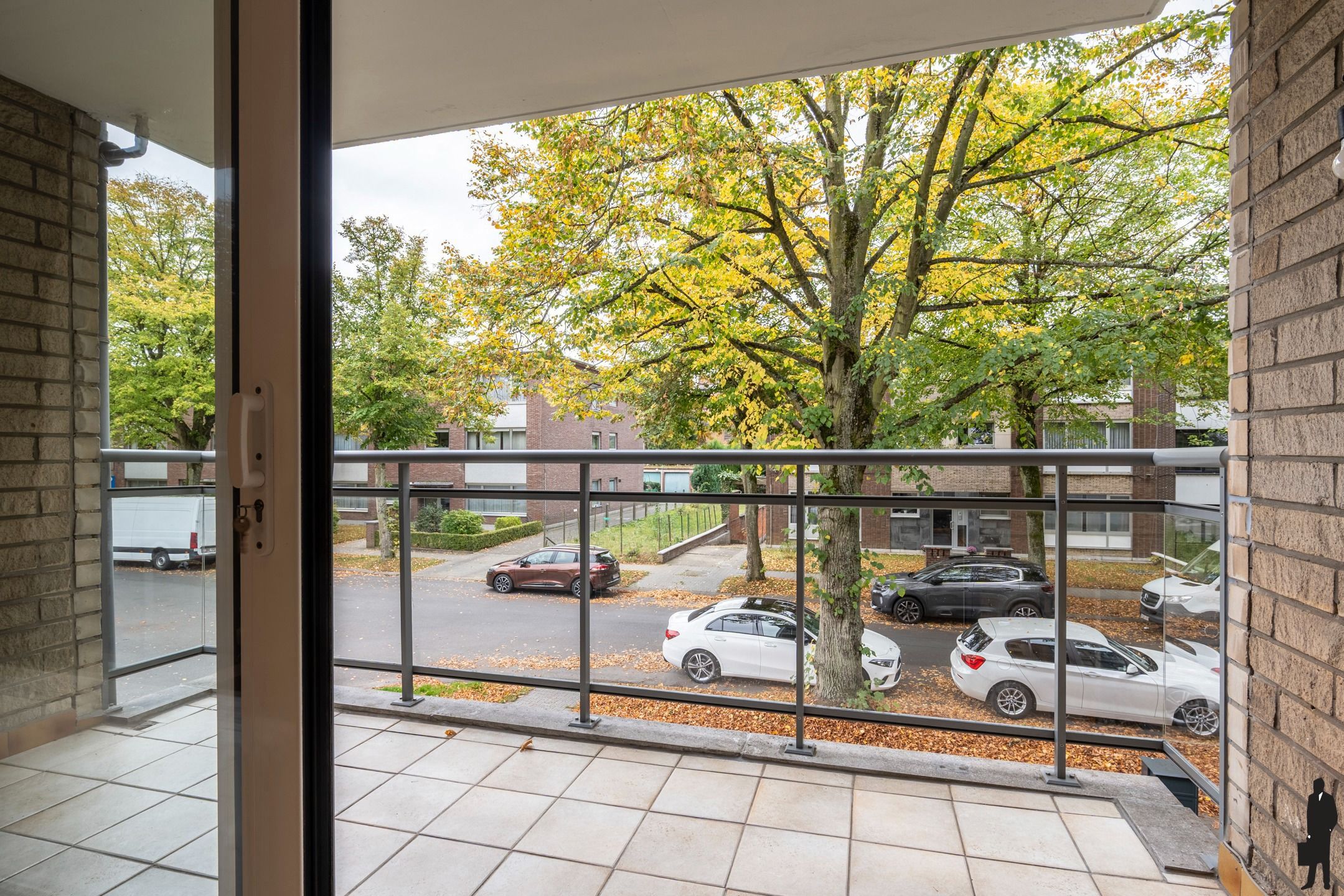 Instapklaar driekamerappartement met terras en goede ligging foto 6