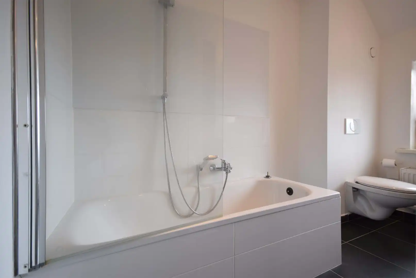GEZELLIGE VOLLEDIG GERENOVEERDE STADSWONING foto 16