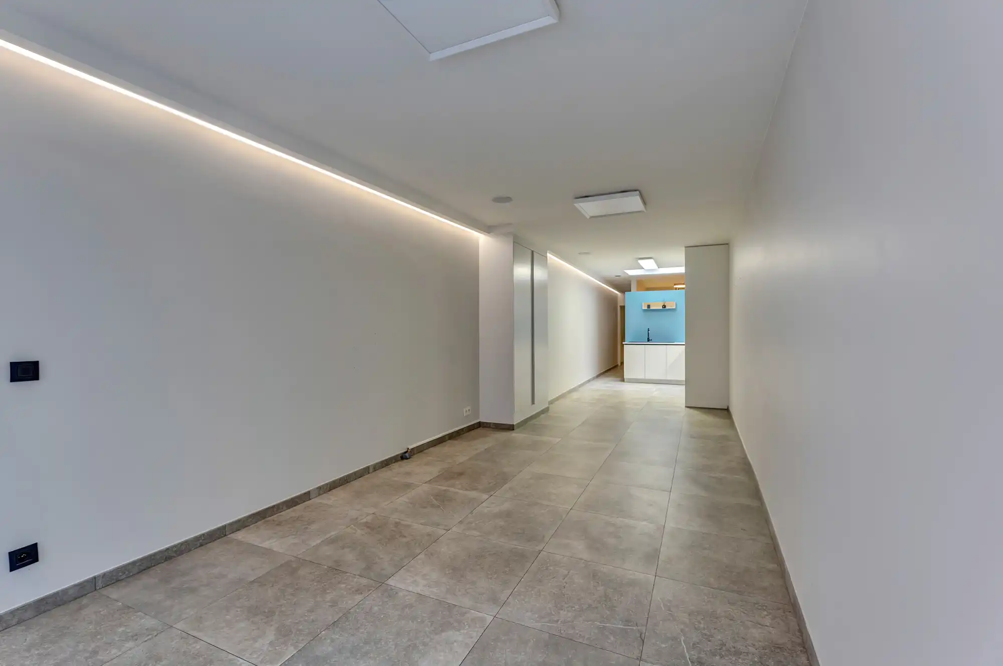 Handelsgelijkvloers in het centrum van Aalst foto 2