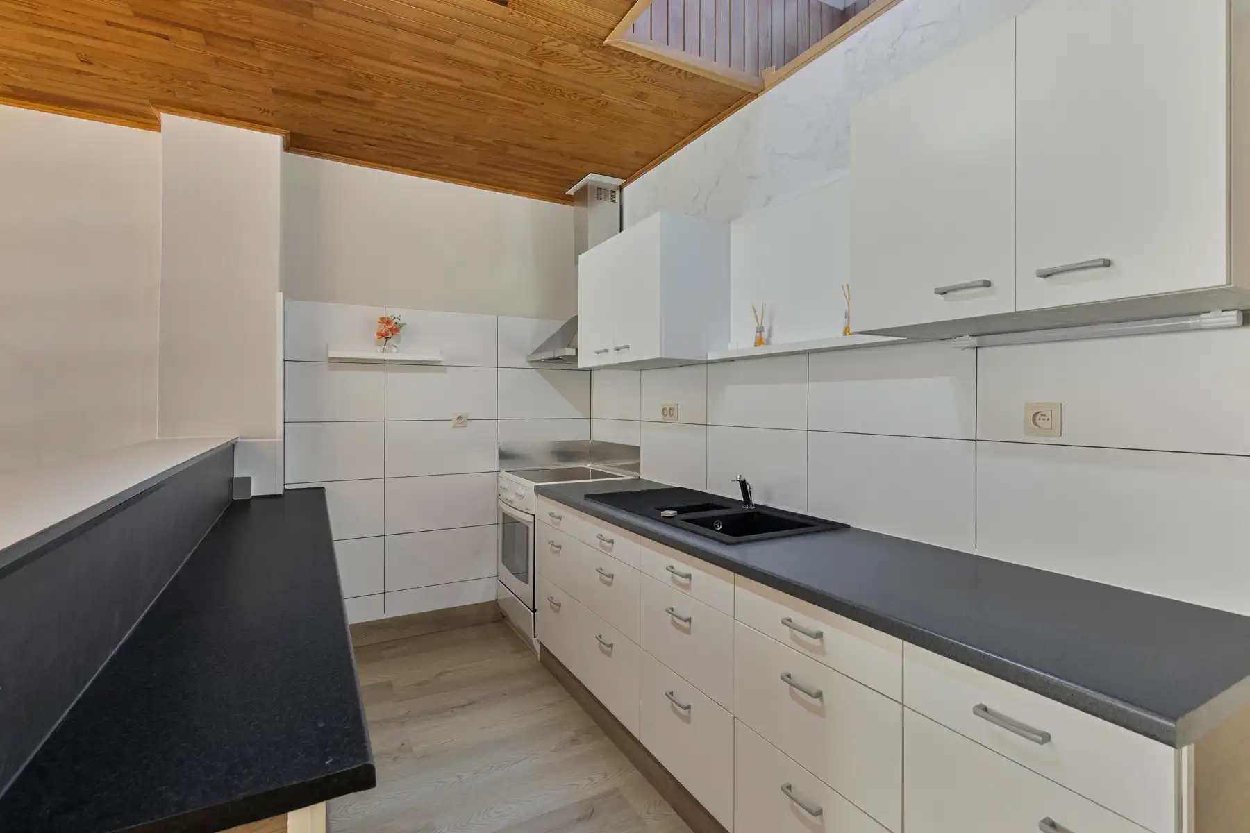 Recent gerenoveerde rijwoning met 2 slaapkamers - WETTEREN foto 7