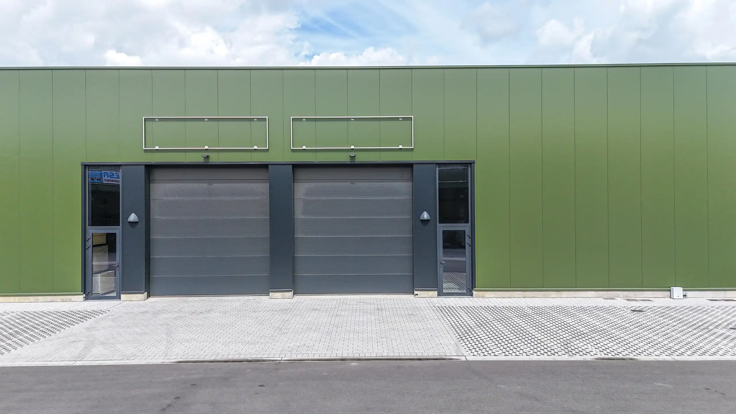 Nieuwbouw KMO-unit van 216 m² op topligging in Beringen! foto 13