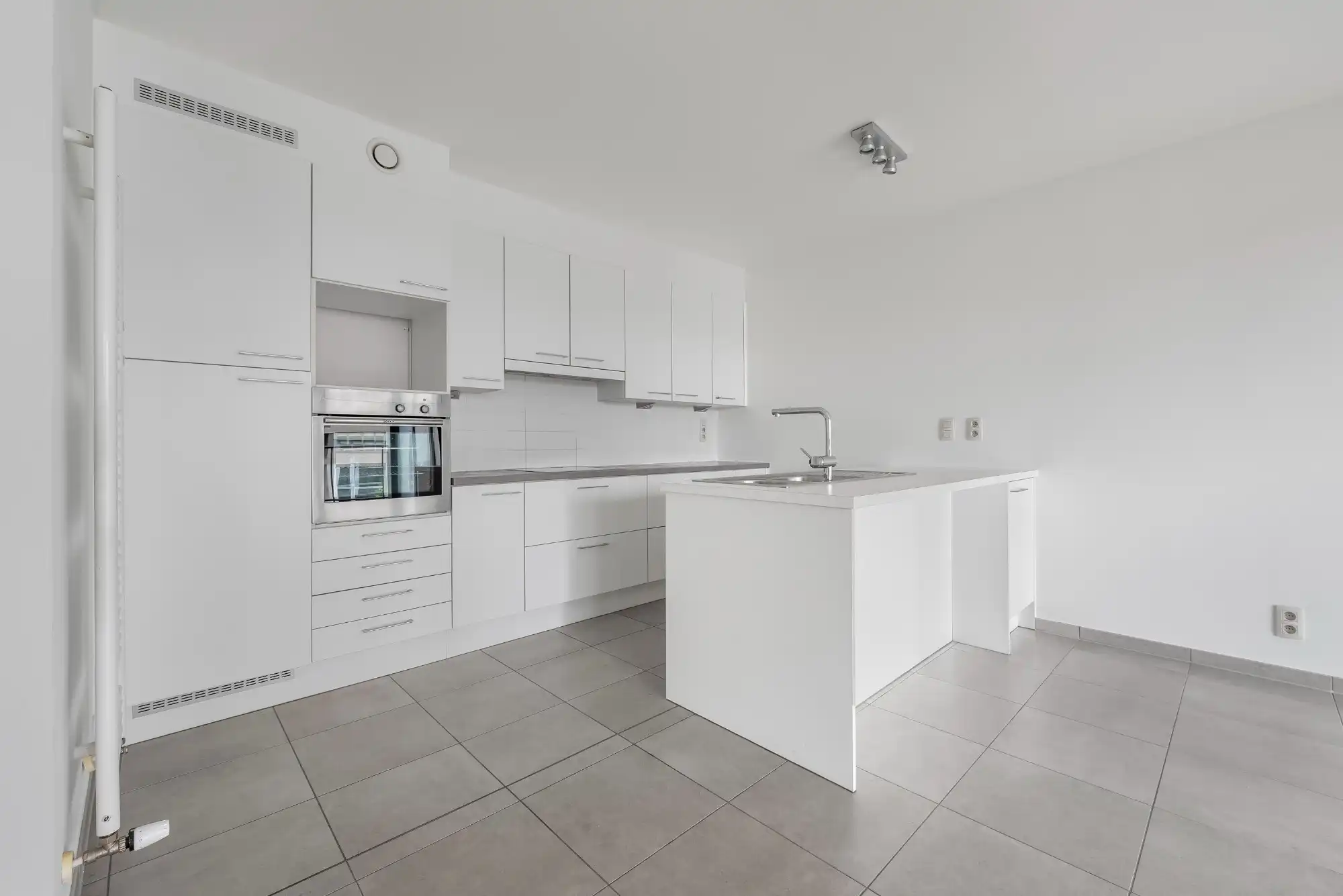 Lichtrijk appartement met Schelde-zicht, 2 slaapkamers en 2 parkeerplaatsen aan het Georges Van Dammeplein in Temse foto 11