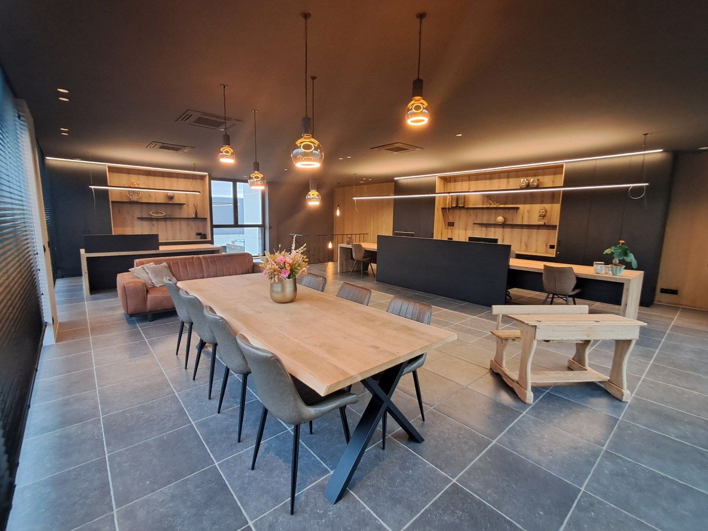 Instapklare kantoorruimte te Moerkerke. foto 2