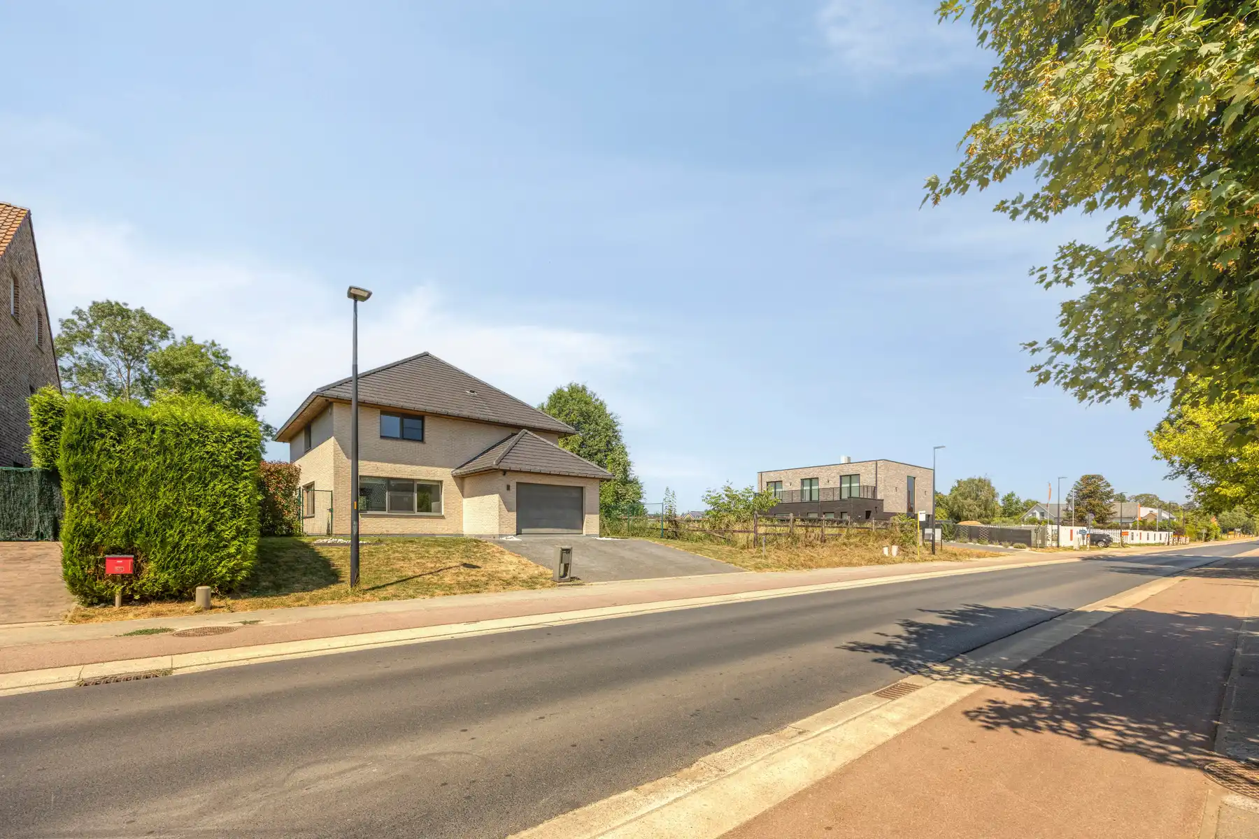 Ruime energiezuinige en instapklare villa in Wemmel foto 2