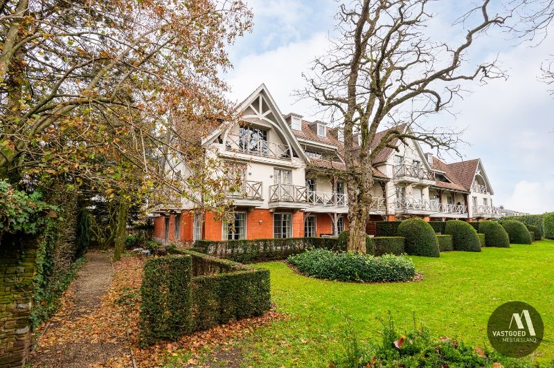 Uitzonderlijk appartement, 1 slaapkamer, garage, kelderberging te Eeklo foto 1