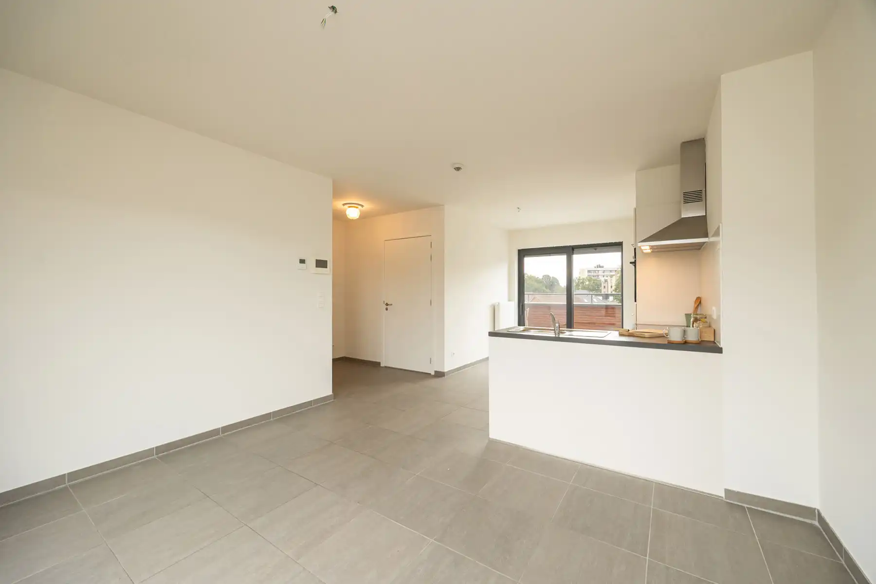 ASSISTENTIEWONING MET 1 SLK, VEEL PRIVACY EN TERRAS TE GENK foto 5
