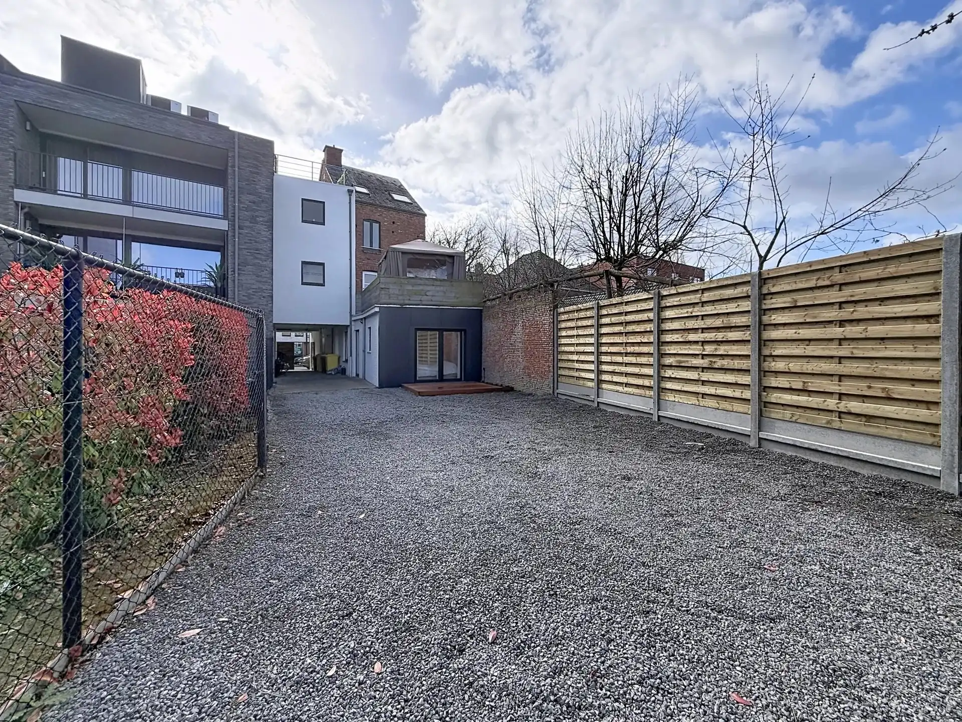 Zeer gezellig gelijkvloers appartement met 1 (mog. 2) slaapkamers, tuin, terras en staanplaats. foto 21