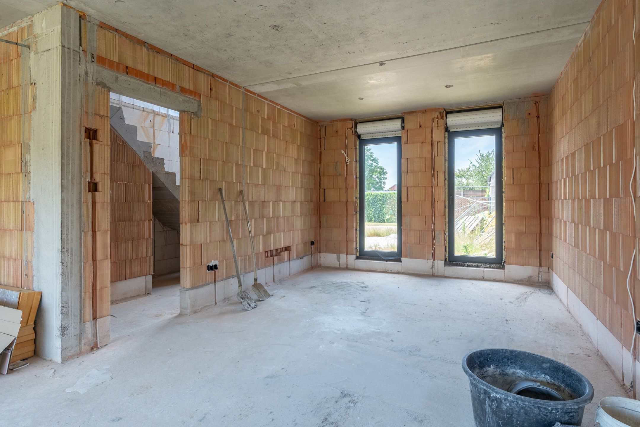 Verder af te werken woning met o.a. 4 slaapkamers, inpandige garage, ... foto 9