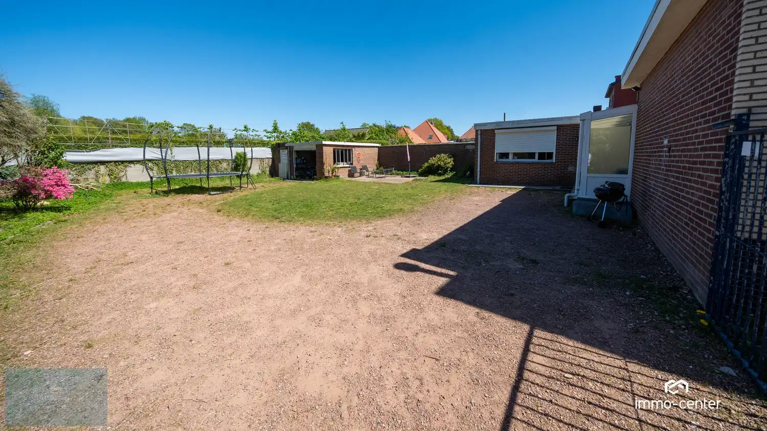 Instapklare open bebouwing met ruime tuin en moderne technieken te As foto 22