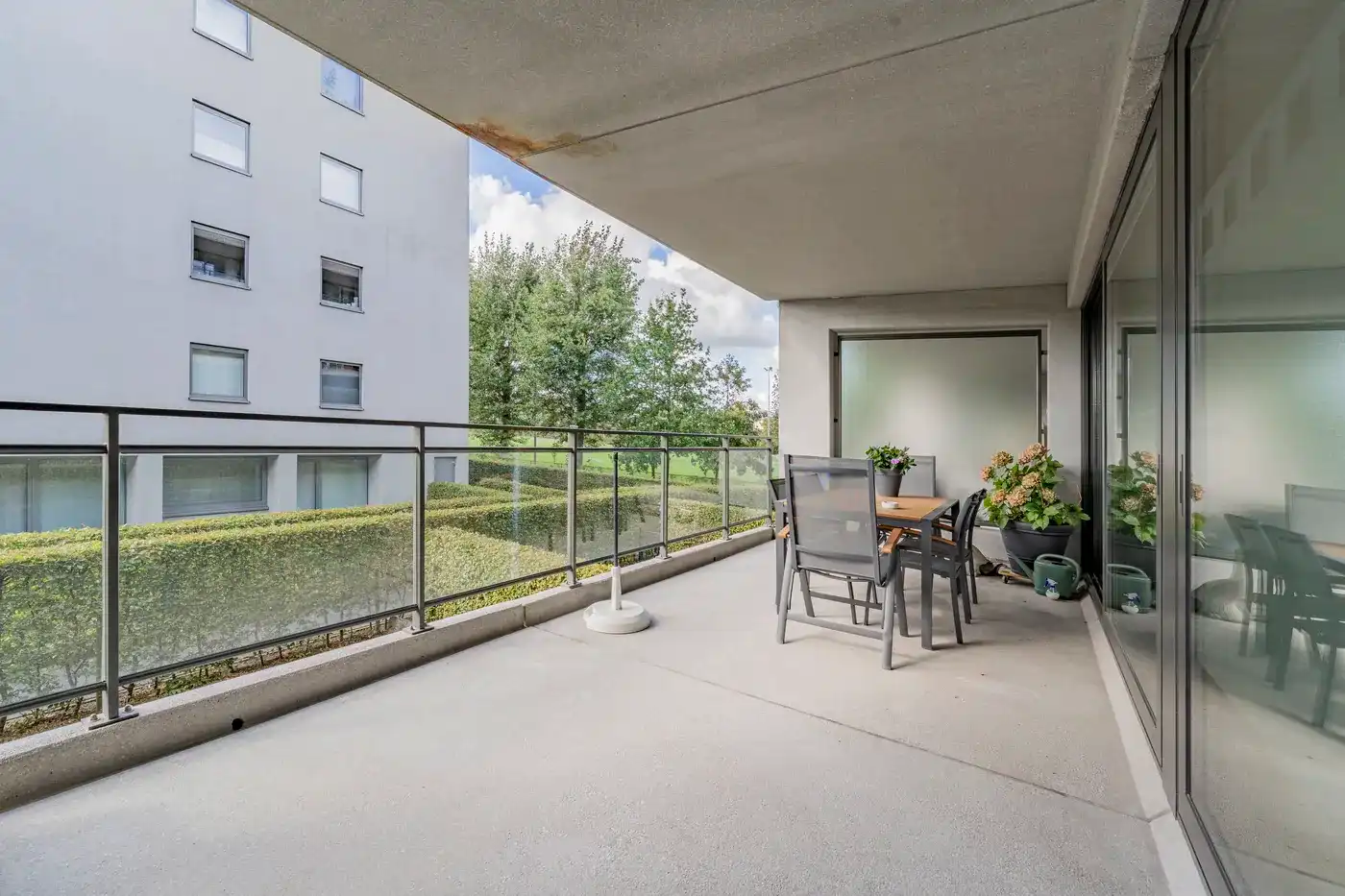 Lichtrijk 1-slaapkamerappartement met ruim terras te huur in Brugge foto 12
