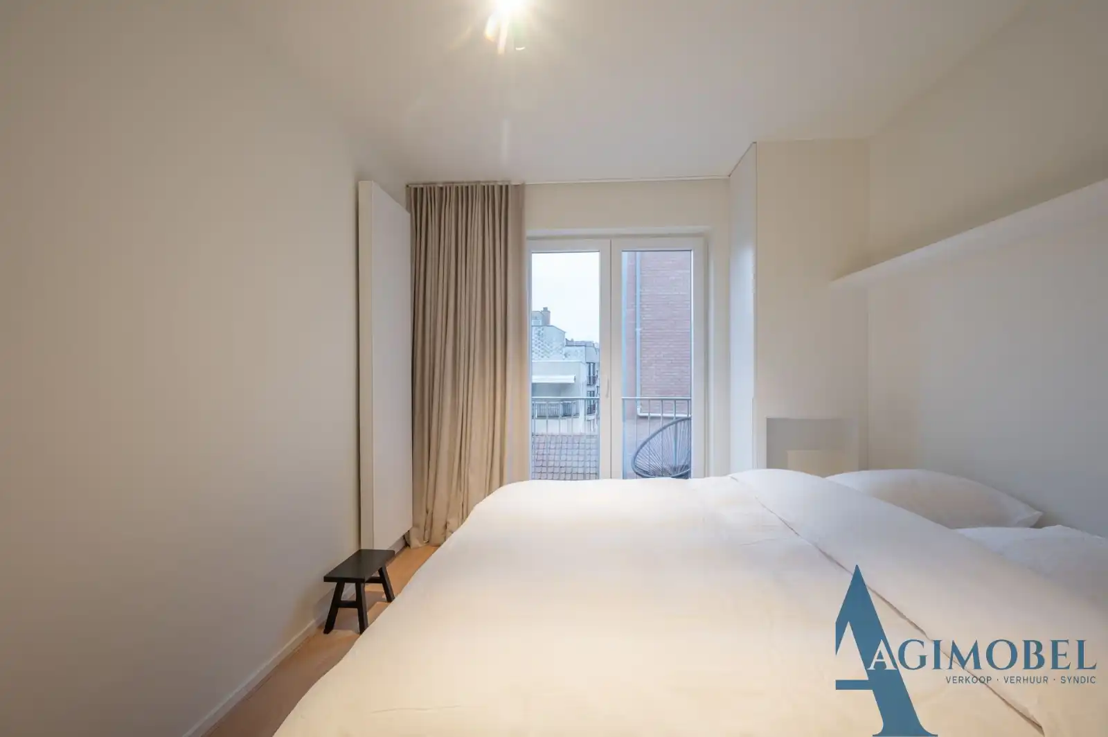 Uniek 2 slaapkamer - appartement met zeezicht en verfijnde architecturale touch. Vlakbij de Zeedijk. foto 13