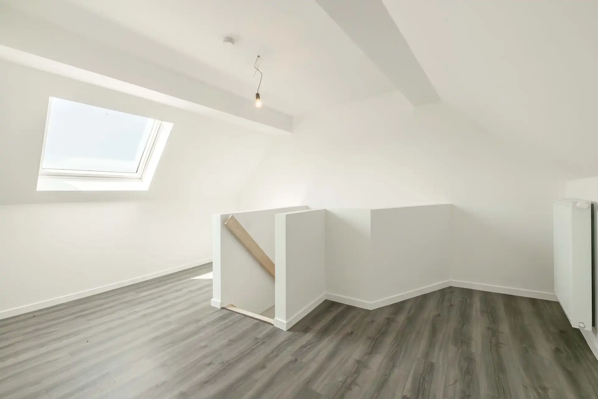 Volledig gerenoveerde rijwoning met 3 slaapkamers, 2 badkamers & gezellige binnenkoer in Wevelgem foto 15
