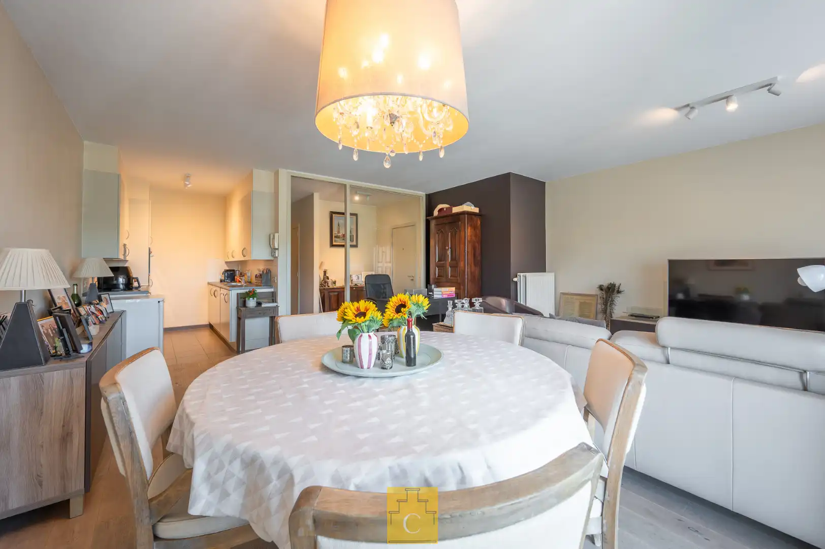 Appartement met subliem zicht, autostandplaats, 2  zonneterrassen, ruime privé-kelder, vooraan St Kruis foto 3