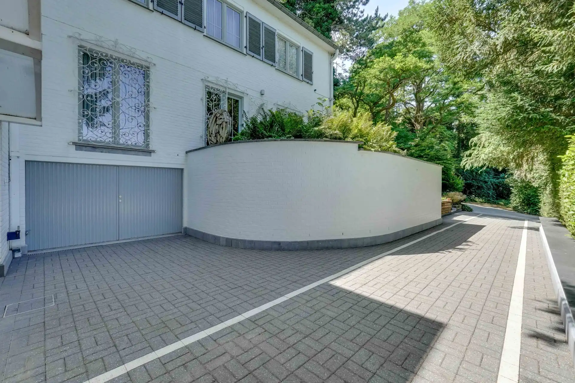 EXCLUSIEVE VILLA IN DOODLOPENDE STRAAT foto 11