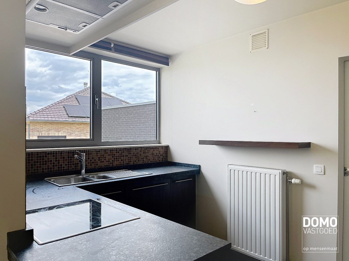 LICHTRIJK DUPLEXAPPARTEMENT MET ZUIDGERICHT TERRAS TE KERMT foto 6