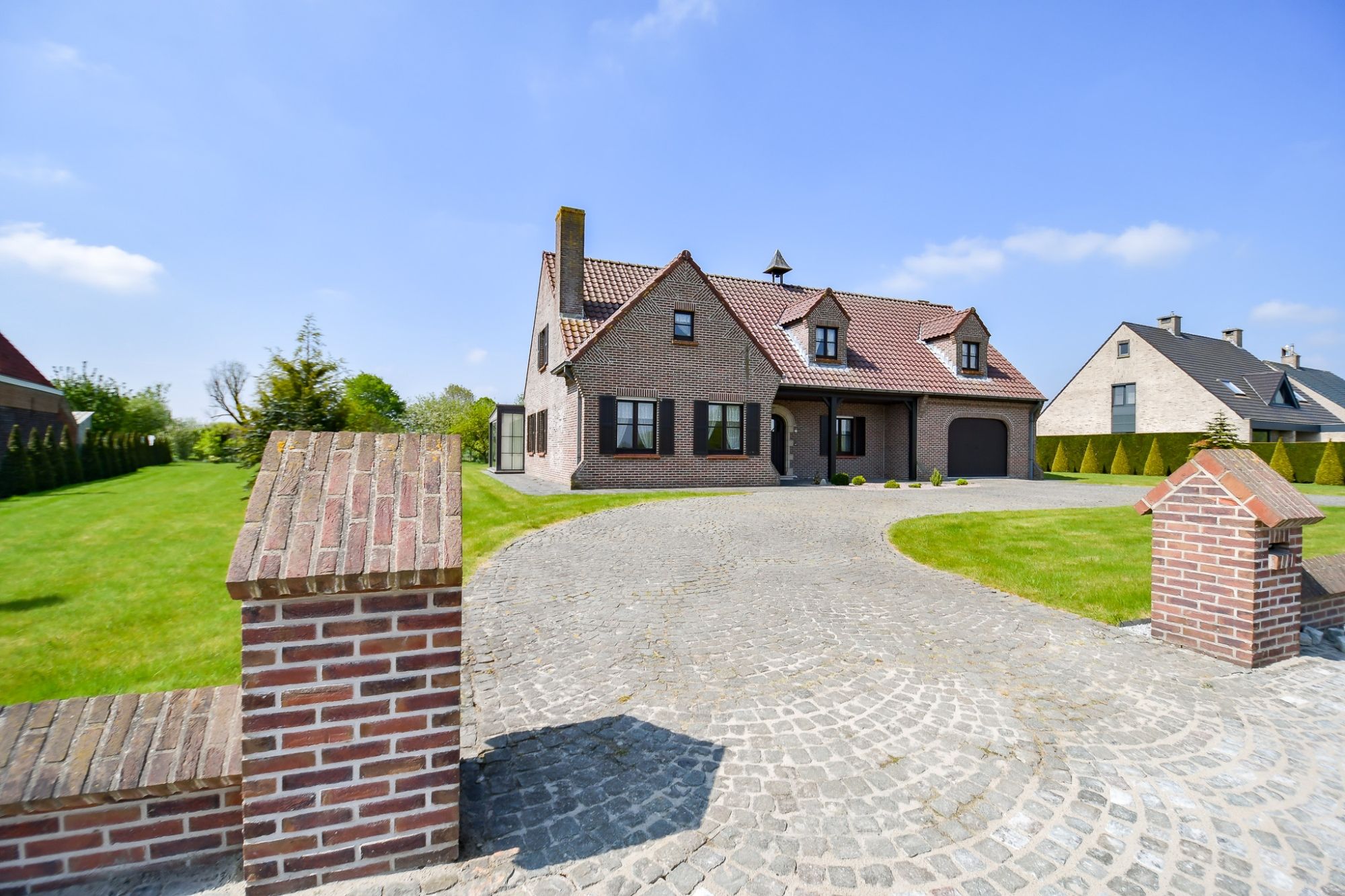 RUIME CHARMANTE VILLA met GROTE TUIN op 2222m² en woonopp. van 276m². foto 3