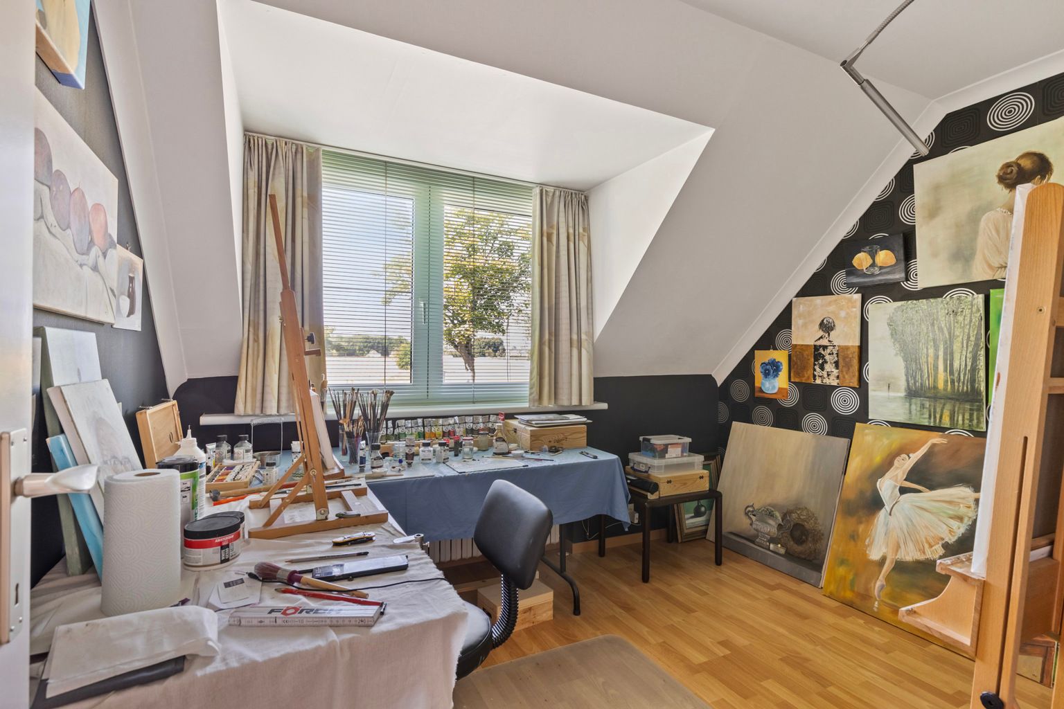 Ruime asbest vrije villa met magazijn en zwembad  foto 27