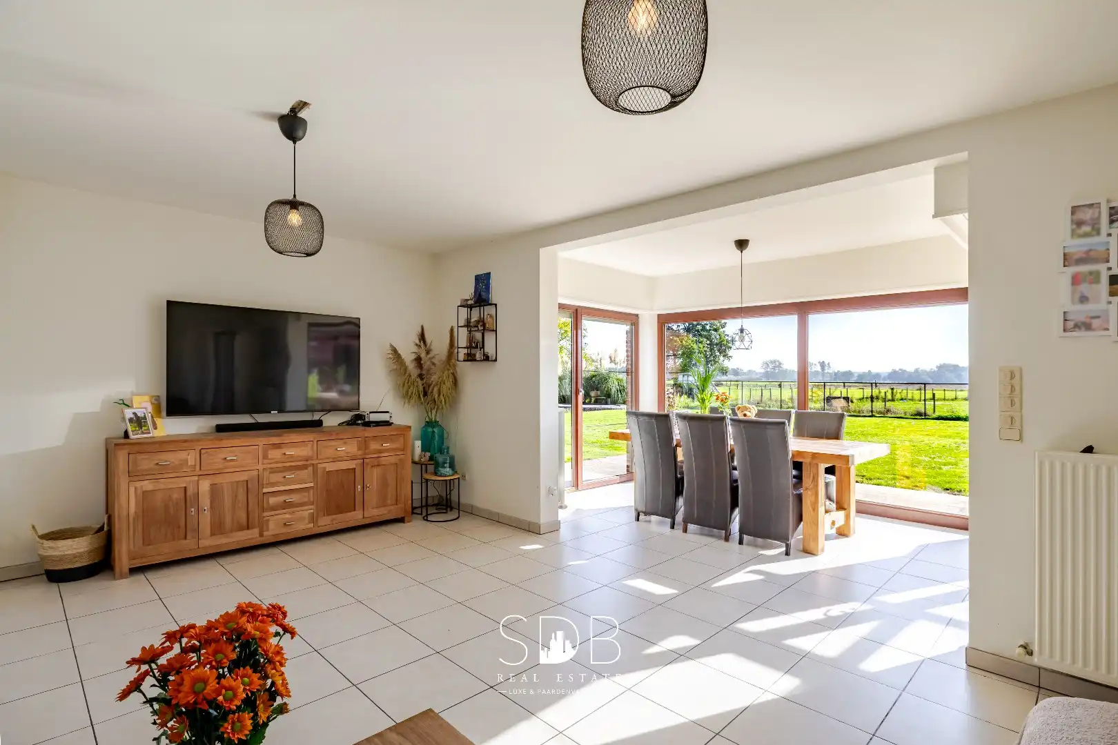Hedendaagse woning met hippische accommodatie op 17.782m² foto 6