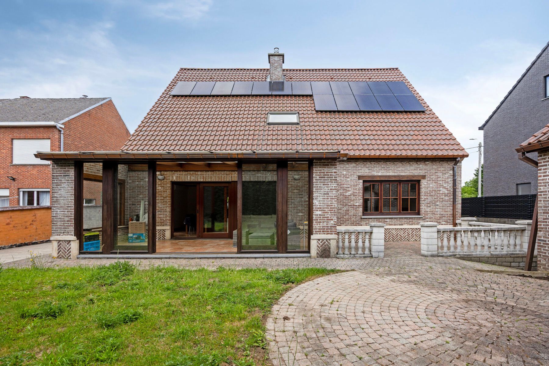 Ruime gezinswoning met 5 slaapkamers, tuin en garage foto 41