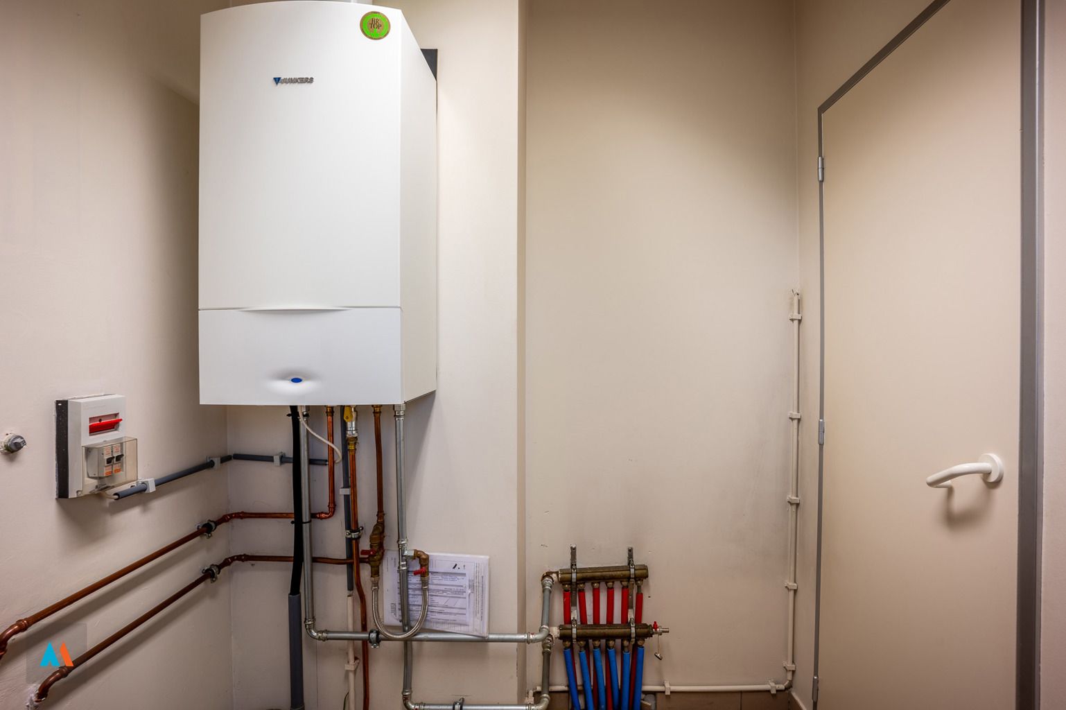 Kantoorgebouw met dakappartement foto 15