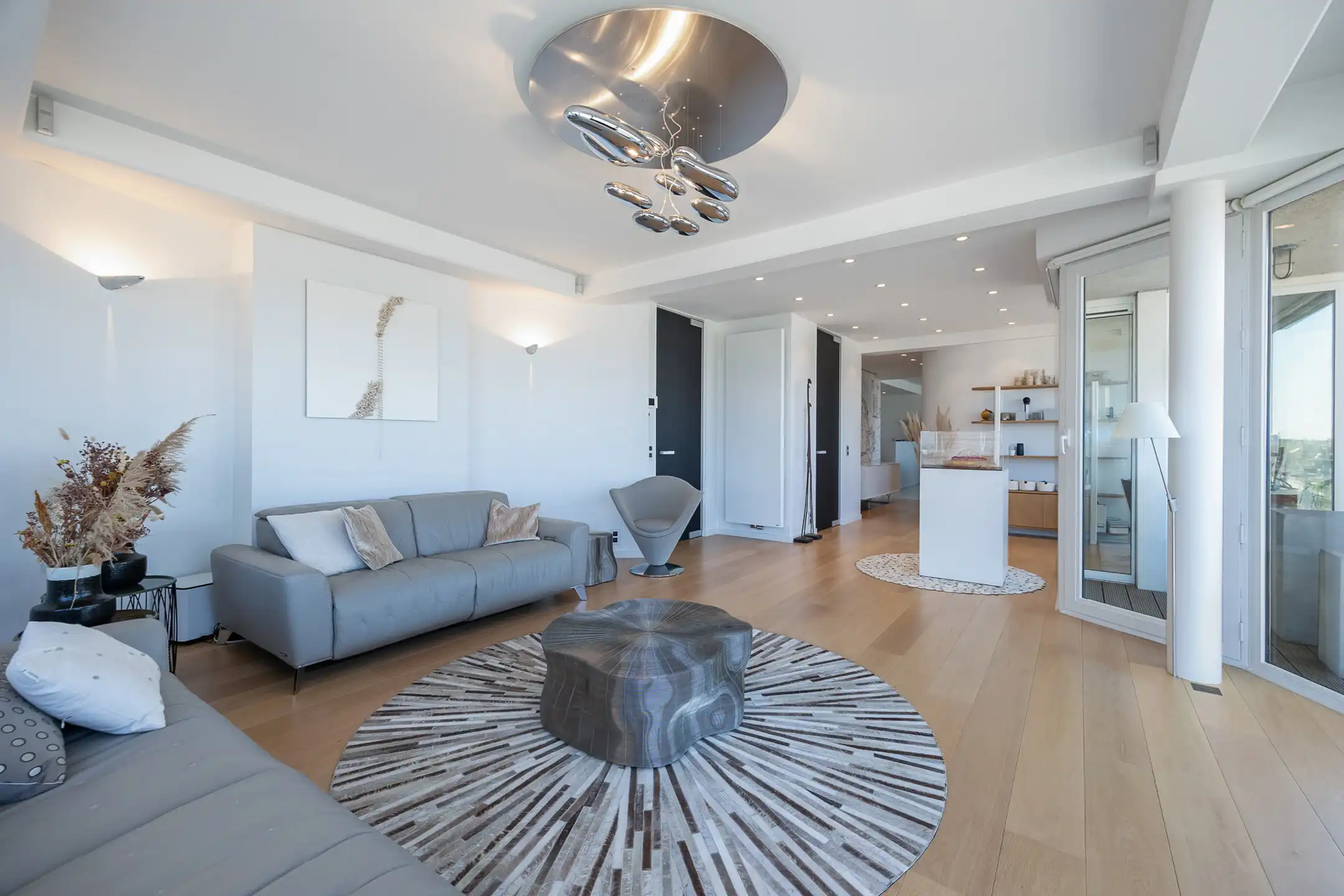 ANTWERPEN-KAAIEN - Frontaal zicht op de Schelde foto 2