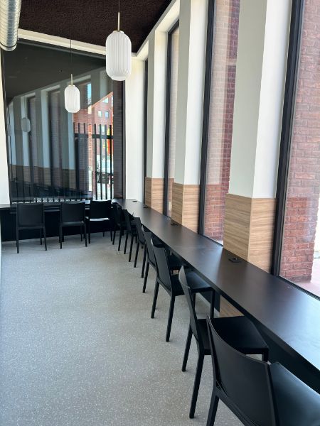 Nieuwe studentenkamer op een top locatie in centrum Kortrijk met zicht op plein. foto 10