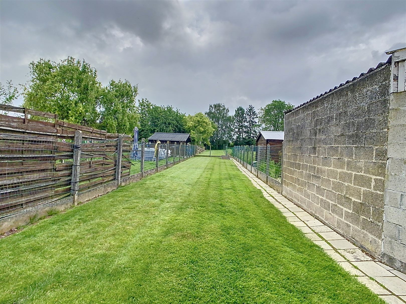 Gezellige stadswoning, 3 slpks + inrichtb. zolder, tuin, 5 are foto 6