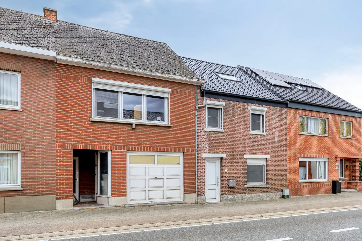 RUIME EN GERENOVEERDE WONING MET 4 SLAAPKAMERS EN WESTGERICHTE TUIN TE HALEN! foto 27