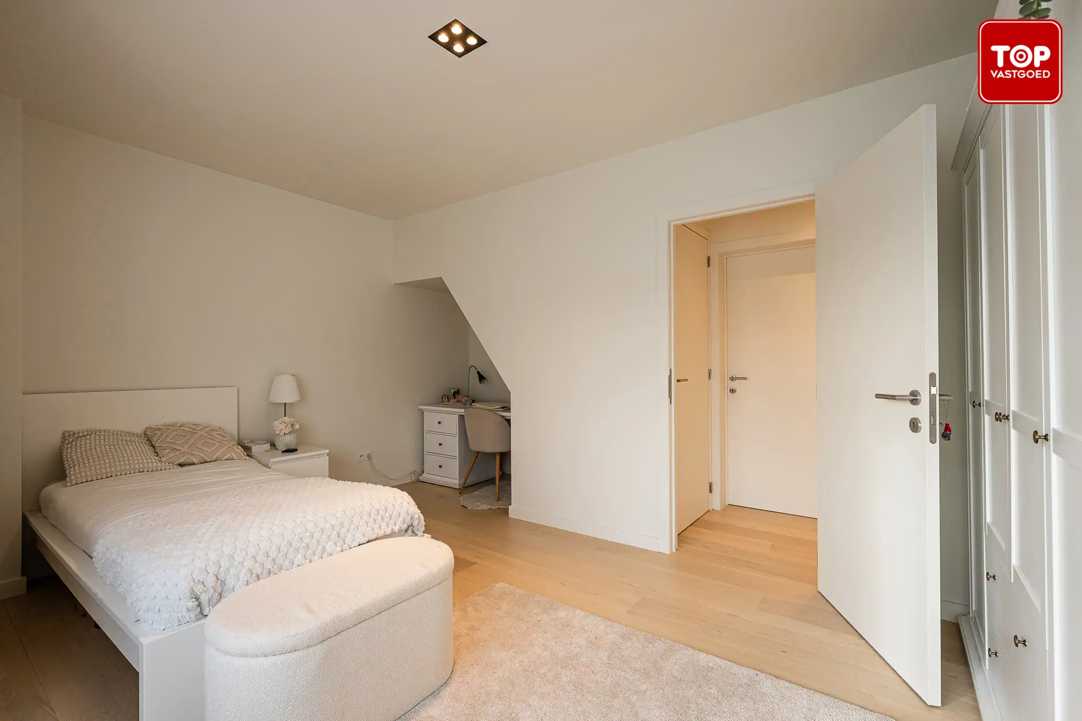 Gerenoveerde, energiezuinige woning op uitstekende locatie foto 16