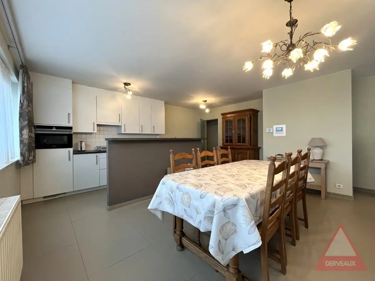 Roeselare - Ruim appartement met 3 slaapkamers en terras nabij het centrum foto 4