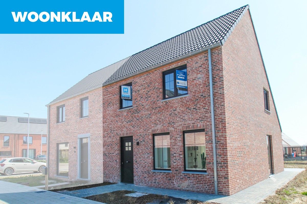 Afgewerkte halfopen nieuwbouwwoning te Roeselare foto {{pictureIndex}}